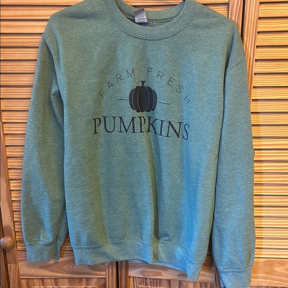 Gildan Green Crewneck Sweater with Pumpkin Design